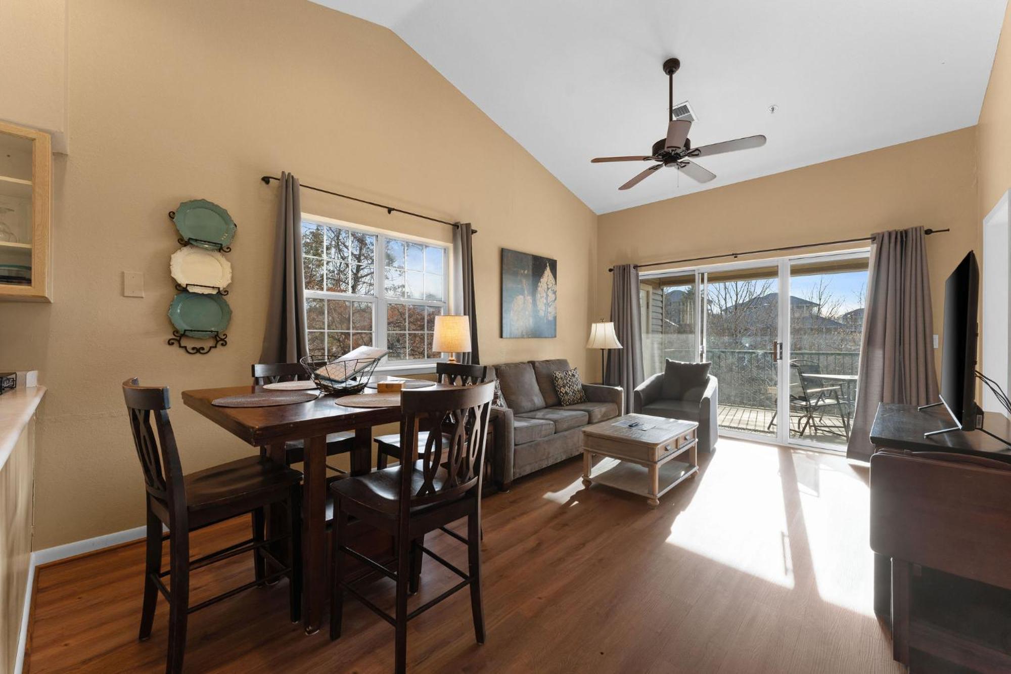 Cozy Top Floor 2Br Condo With View And Amenities!! Point Lookout Εξωτερικό φωτογραφία