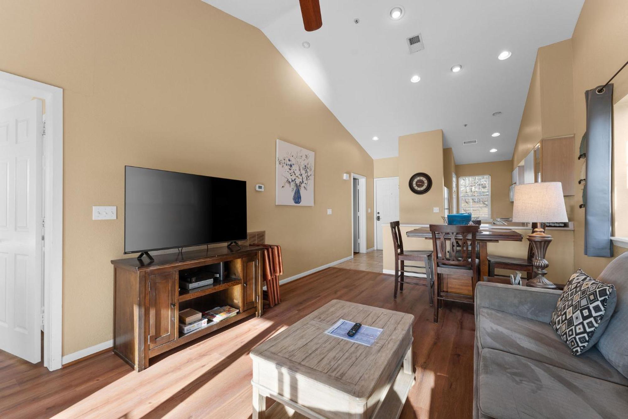 Cozy Top Floor 2Br Condo With View And Amenities!! Point Lookout Εξωτερικό φωτογραφία
