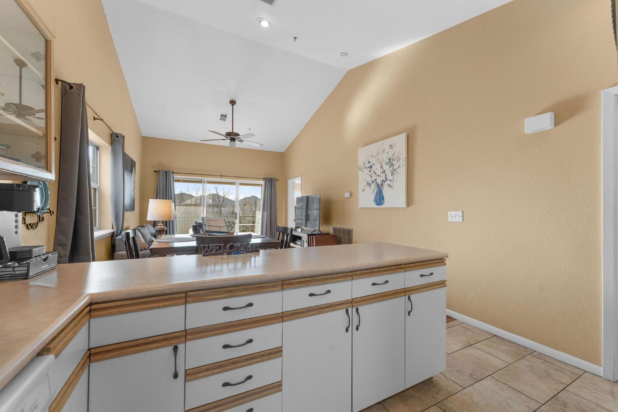 Cozy Top Floor 2Br Condo With View And Amenities!! Point Lookout Εξωτερικό φωτογραφία