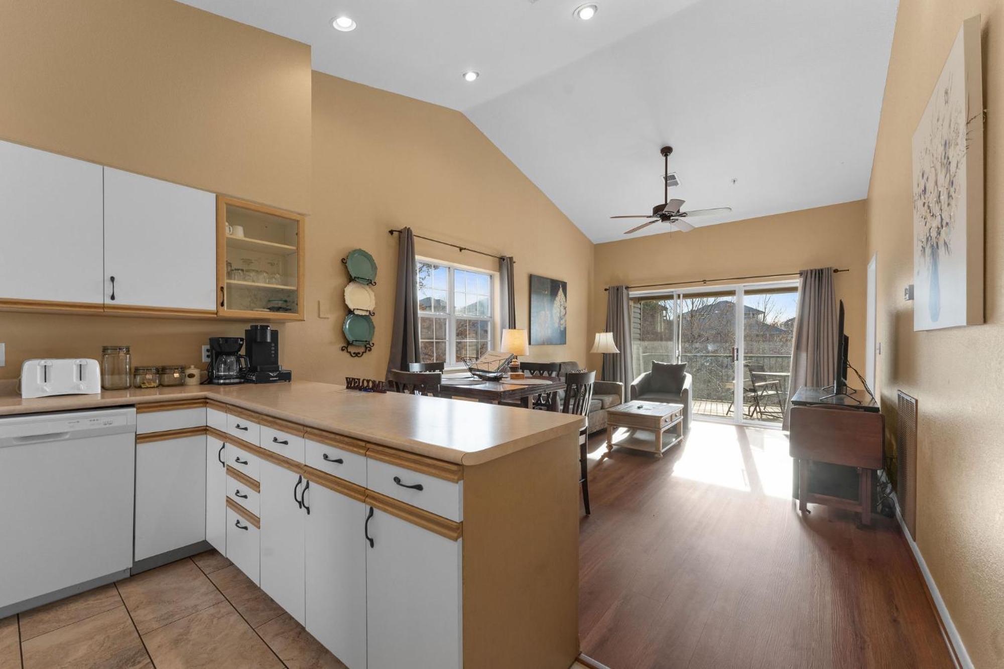 Cozy Top Floor 2Br Condo With View And Amenities!! Point Lookout Εξωτερικό φωτογραφία